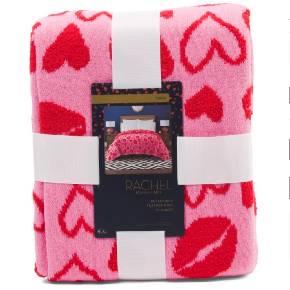 💖🌸 Rachel Roy Heart And Lips Feather Knit Blanket